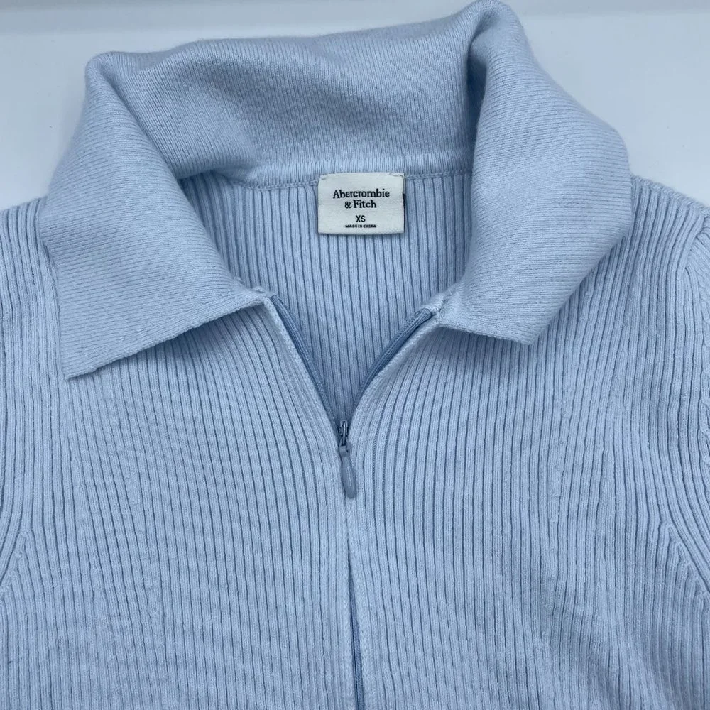 Abercrombie x-small collared zip up - Picture 3 of 6